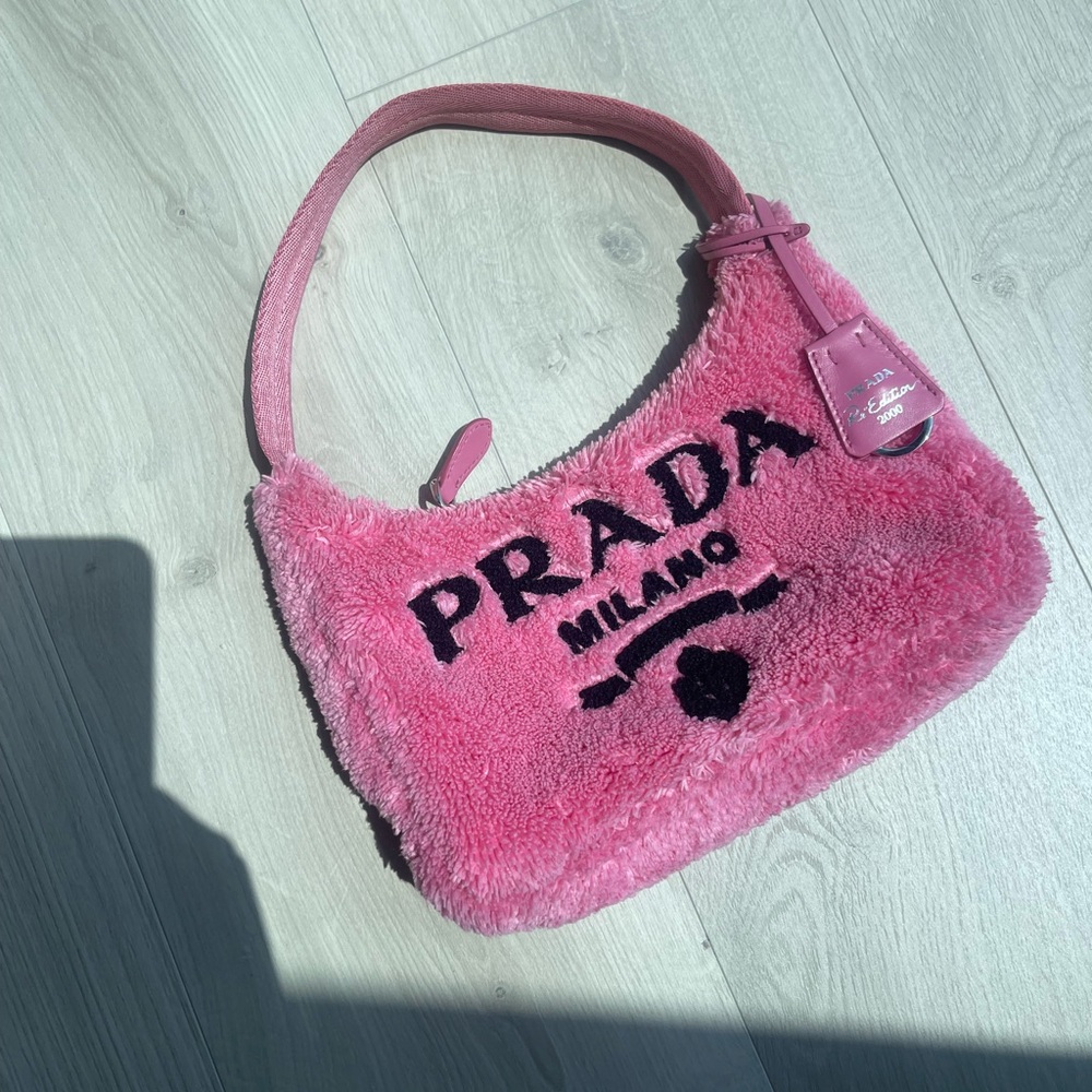 Prada Re-Edition 2000 Terry Bag